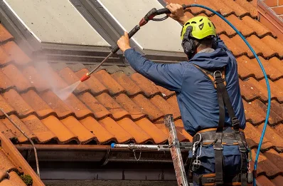 Démoussage et hydrofuge de toiture à Bellevue-la-Montagne
